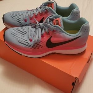 Nike air Zoom running shoe (6.5)